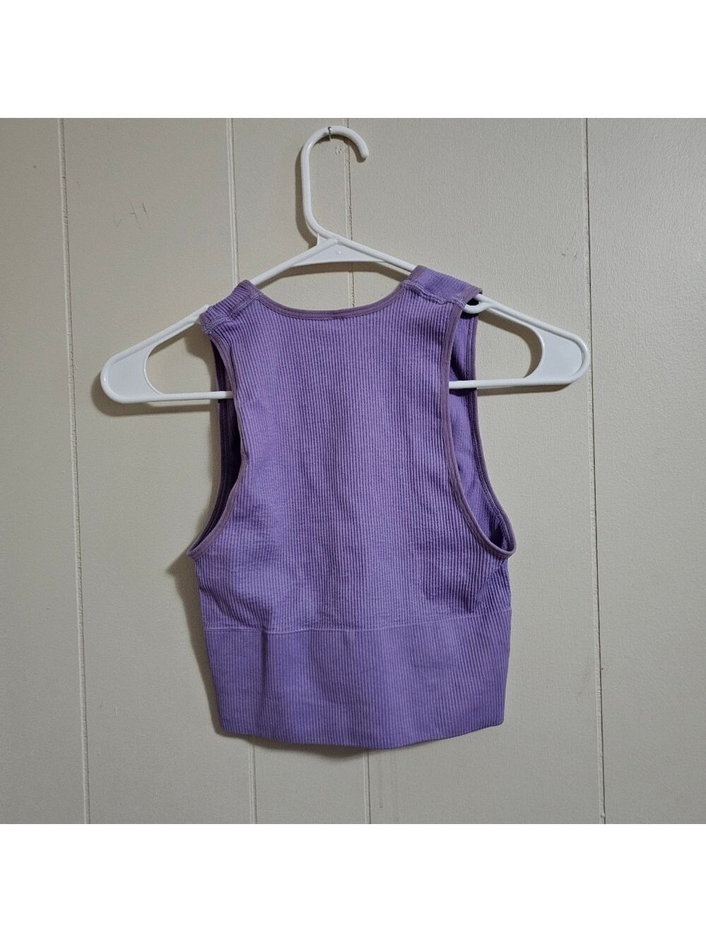 Urban Outfitters Out From Under Hailey Seamless Plunge Cropped Tank Top - Picture 7 of 7